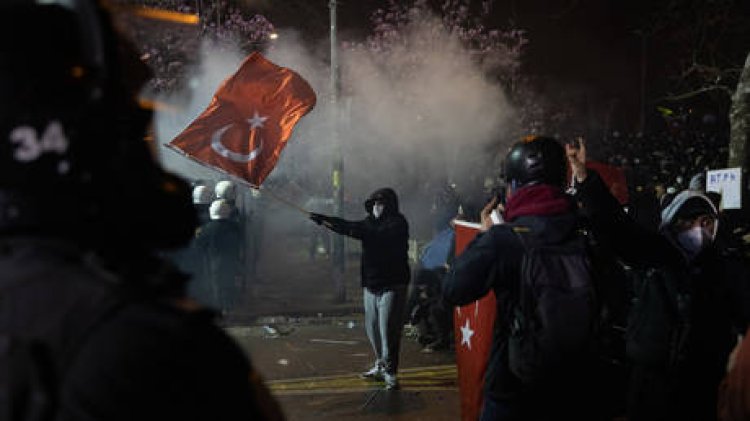 Massive Demonstrations Across Türkiye in Support of Imprisoned Mayor