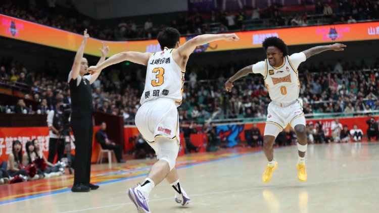 Shanxi Halts Shandong's 11-Game Home Winning Streak with Late Jumper