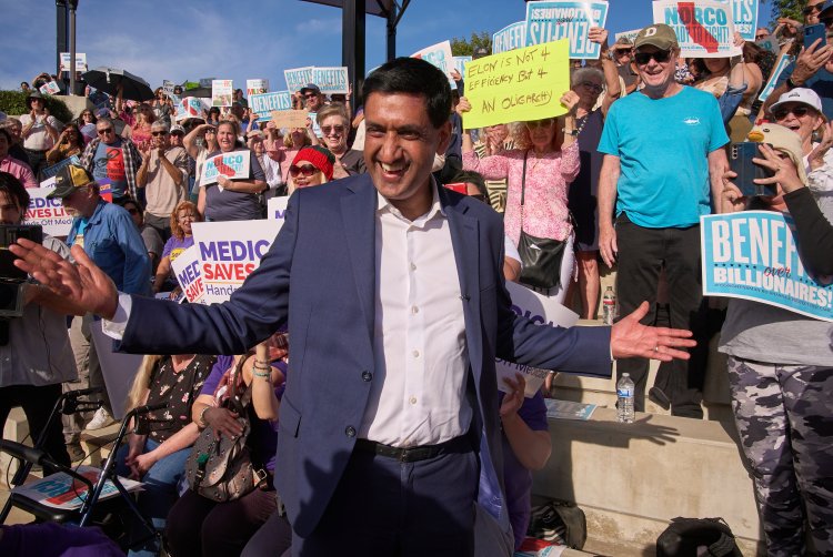 Ro Khanna addresses voters eager for conflict with GOP during town hall tour