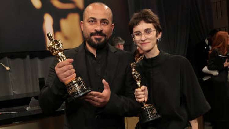 Israeli settlers assault Oscar-winning filmmaker, co-director reports