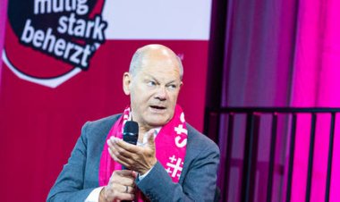 ‘Don’t rush’ to prohibit AfD – Scholz