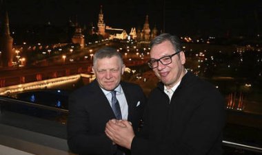 Video from Moscow Features Heartfelt Exchange Between Serbia’s Vucic and Slovakia’s Fico