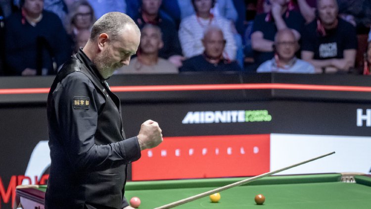 Judd Trump Bested by Mark Williams in Race to World Snooker Championship Final