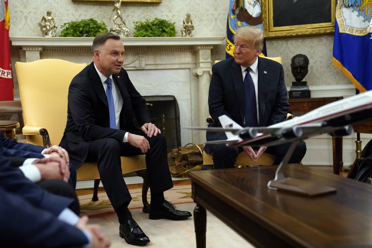 Poland's Duda Urges Trump to Compel Putin 'to make peace'